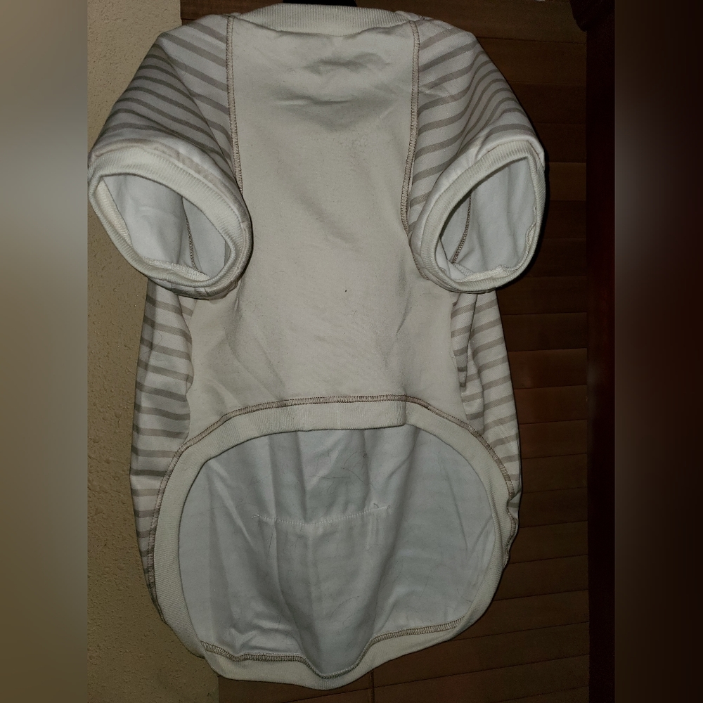 Dog shirt/hoodie size XL